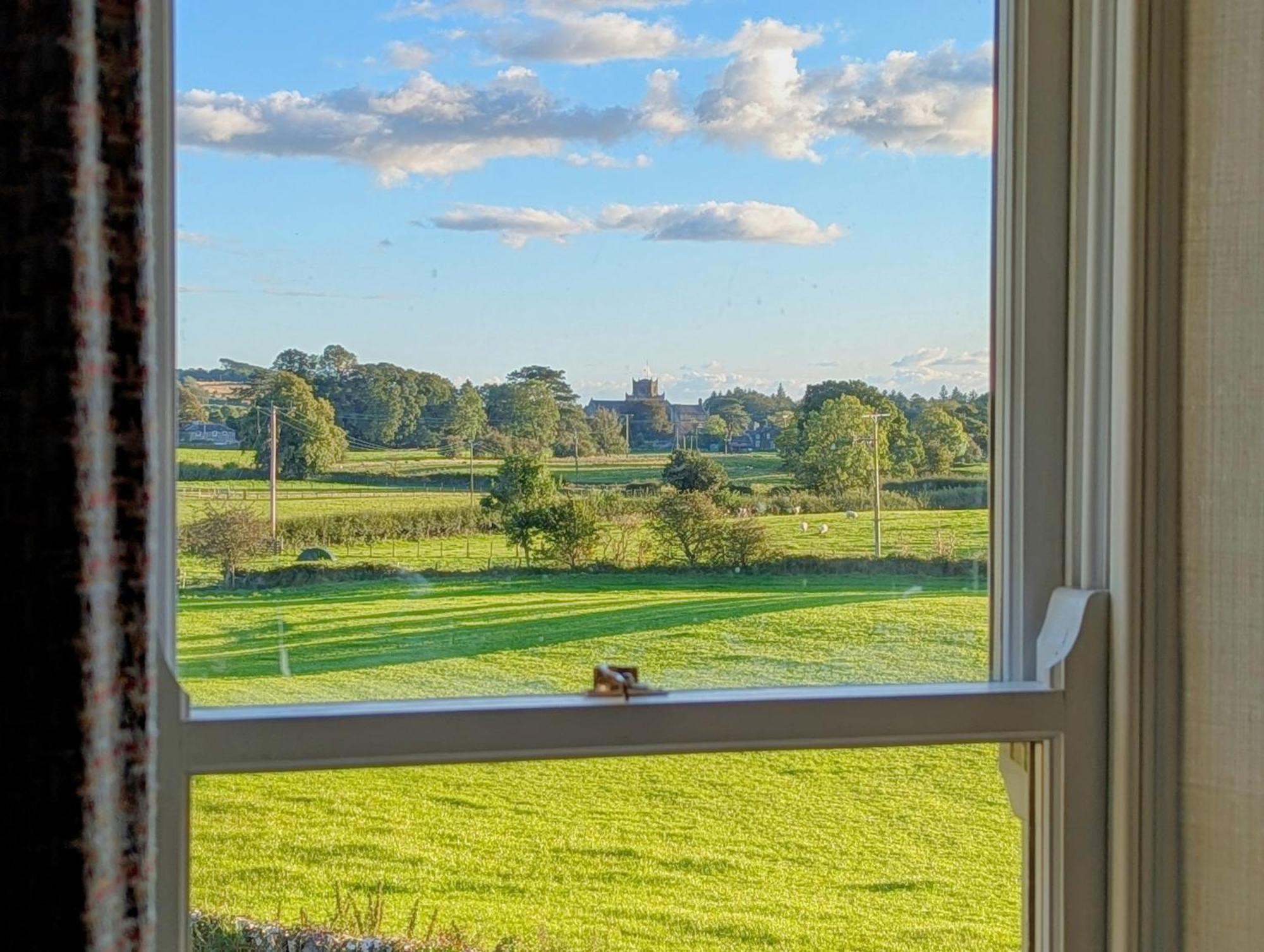 カートメル Aynsome Manor Bed & Breakfast エクステリア 写真